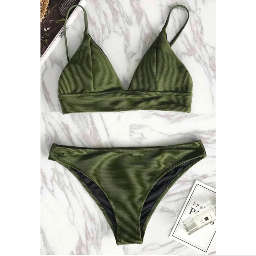 Cupshe Bikini Swimsuit - Small